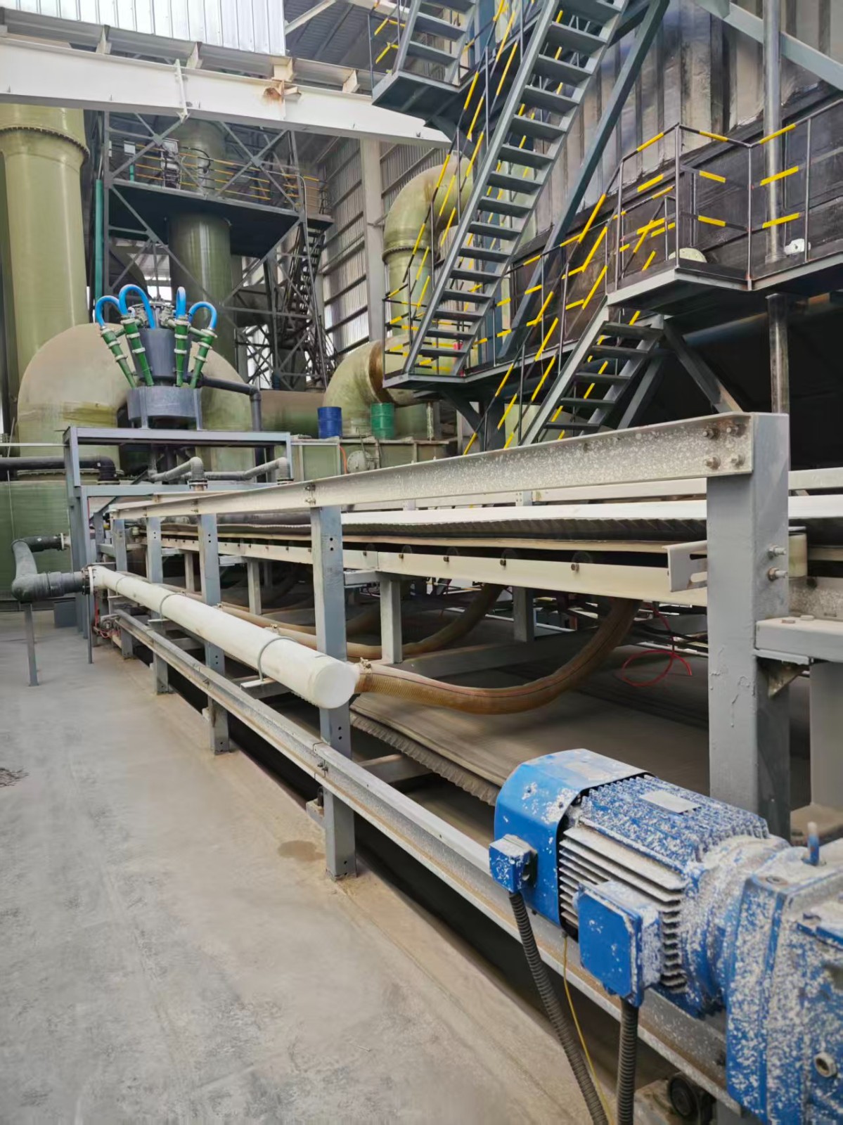 與板框壓濾機(jī)相比，帶式真空過濾機(jī)的優(yōu)缺點(diǎn)有哪些？